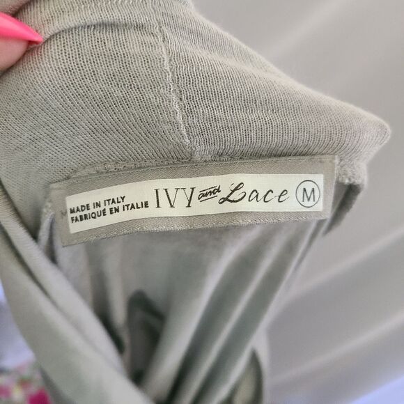 Ivy and Lace Made in Italy Cowl Neck Lightweight Sweater size M - Picture 2 of 4